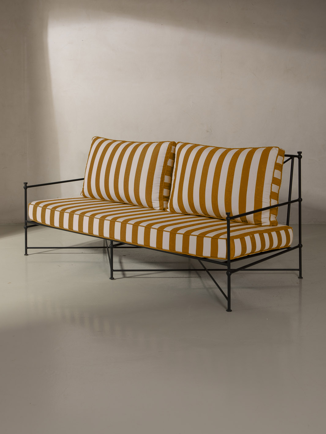 Medaillon wrought iron sofa cover 180cm mustard and white