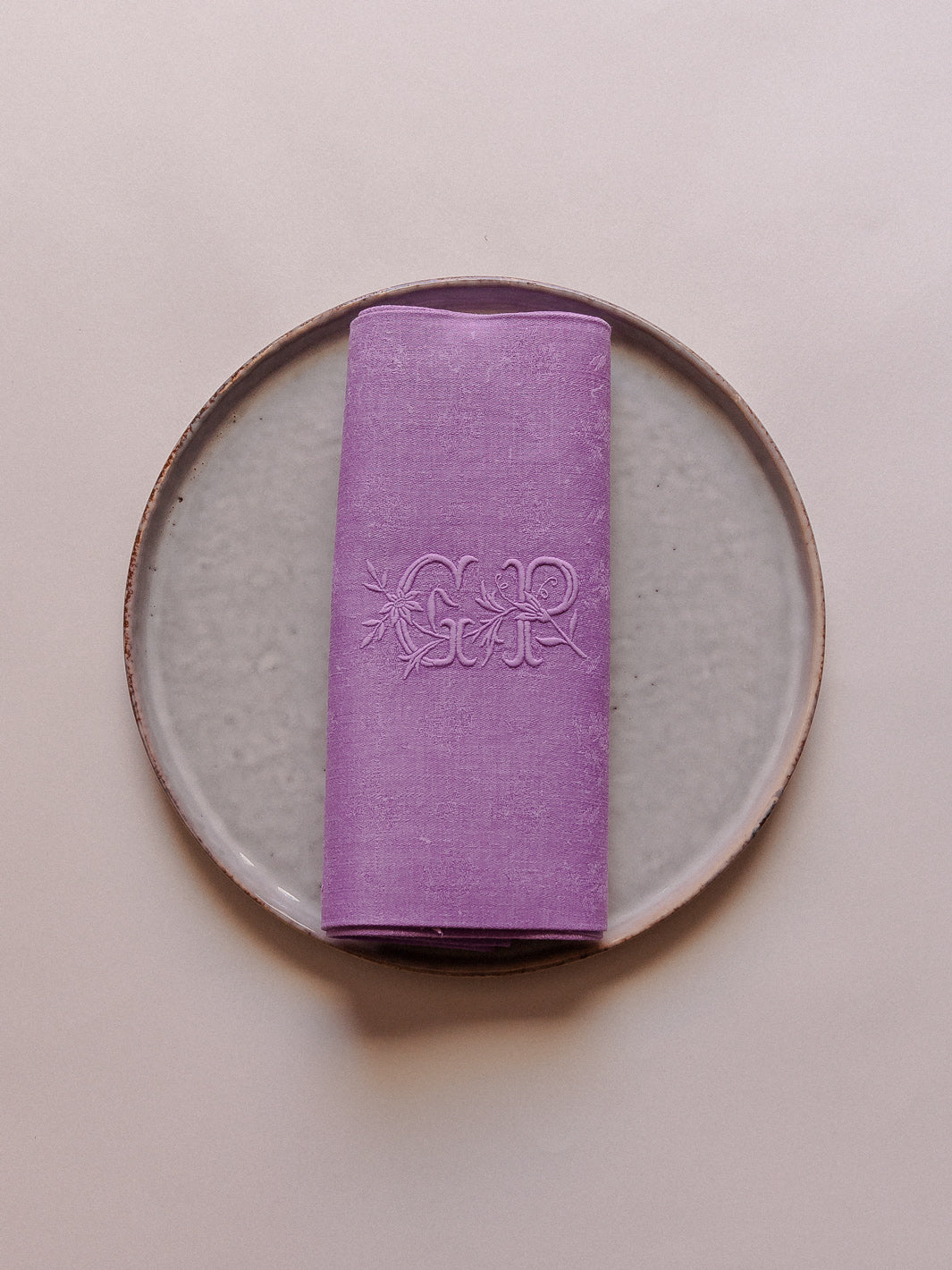 Set of 4 Violet Damask "GR" napkins
