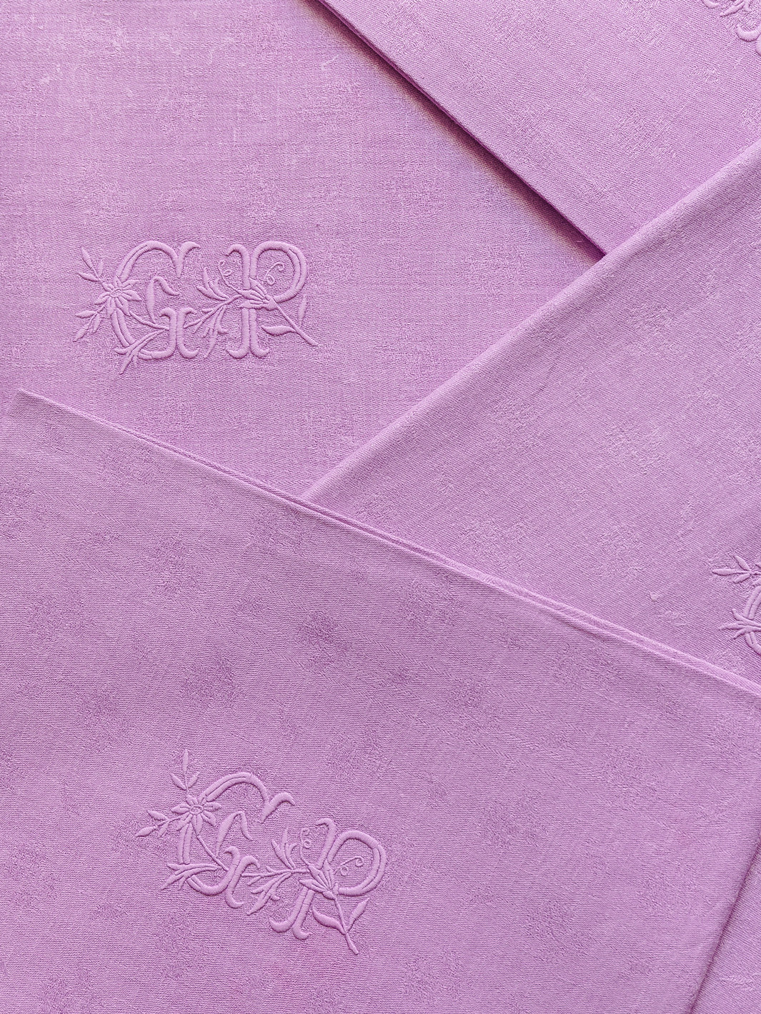 Set of 4 Violet Damask "GR" napkins