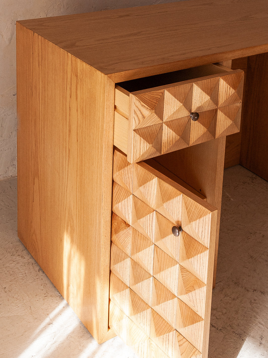 Italian fresno wood desk with squares