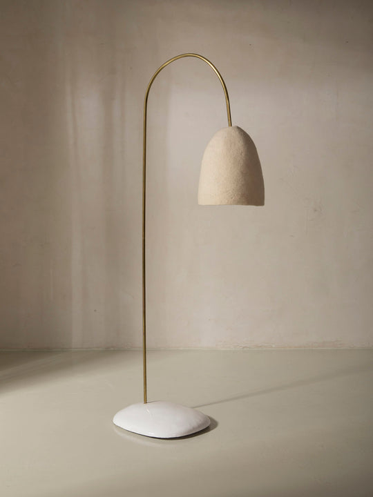 Lámpara de pie pantalla de fieltro