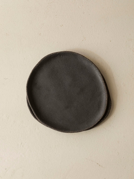 Black dessert plate