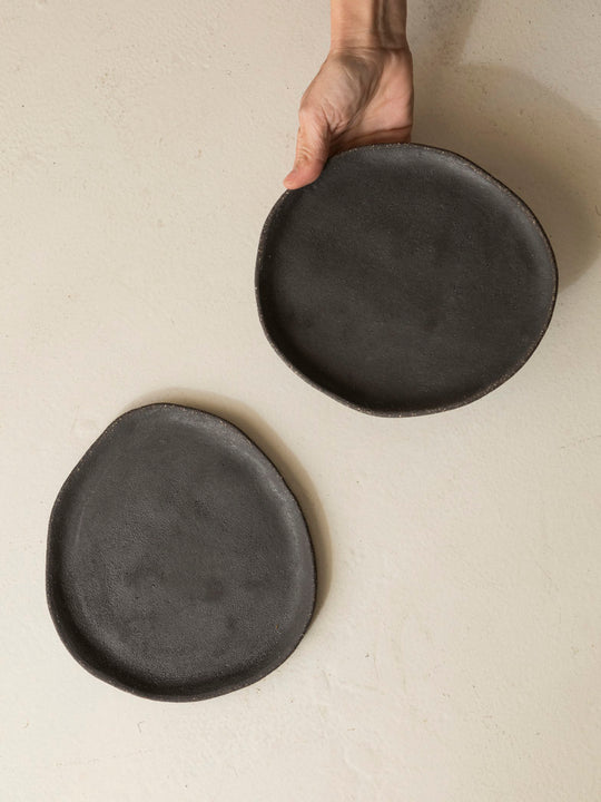 Black dessert plate