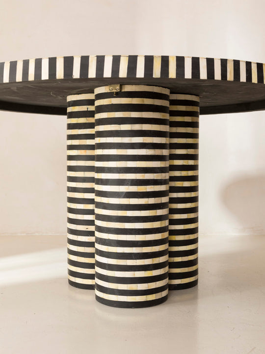 Mesa tríptico marquetería África 130Ø