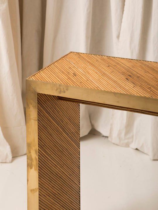 Consola italiana de bambú