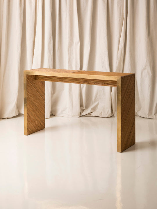 Consola italiana de bambú