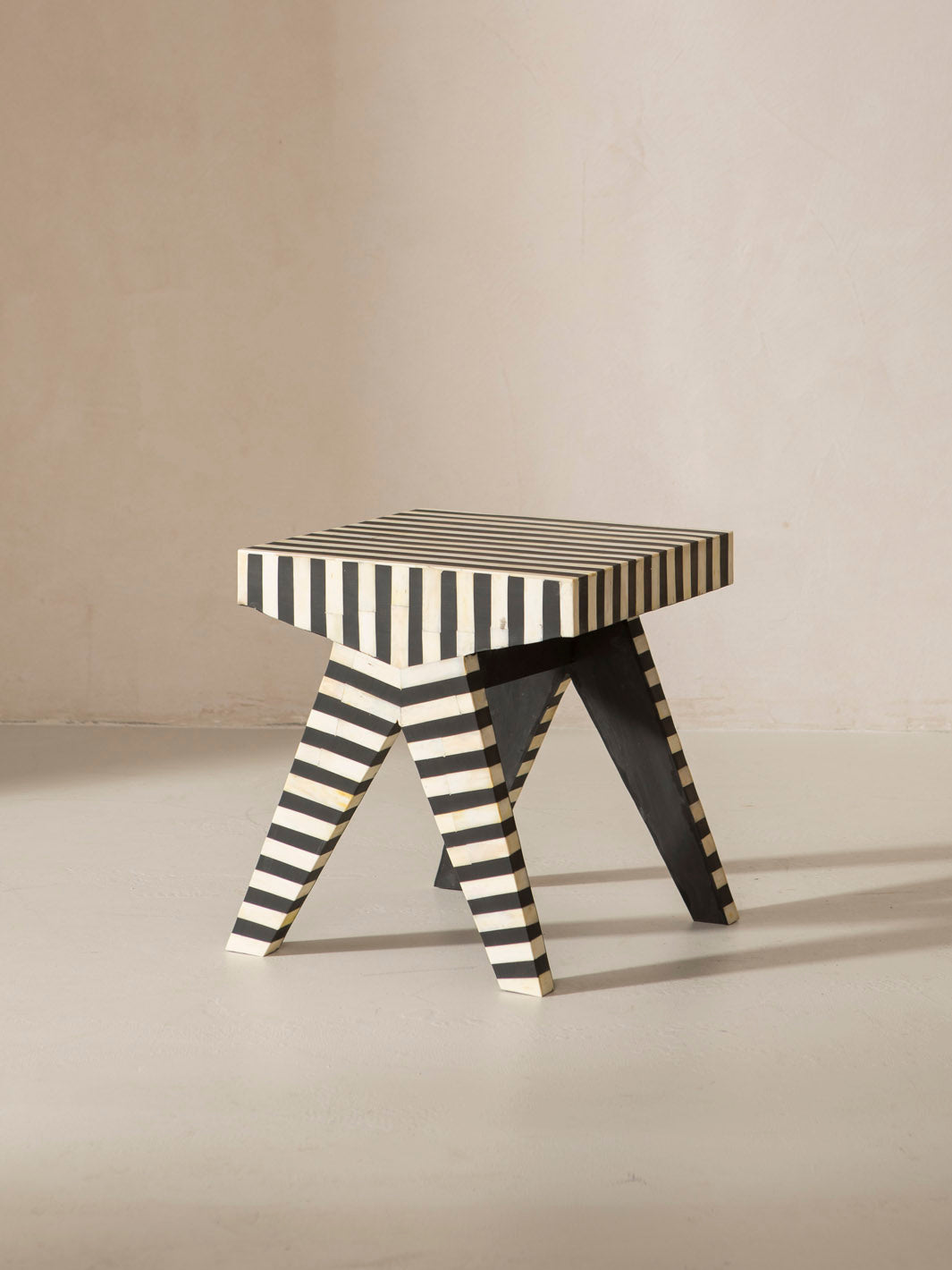 Table d'appoint en marqueterie Africa