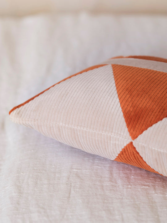 MINOS Pumpkin cushion 25x50cm