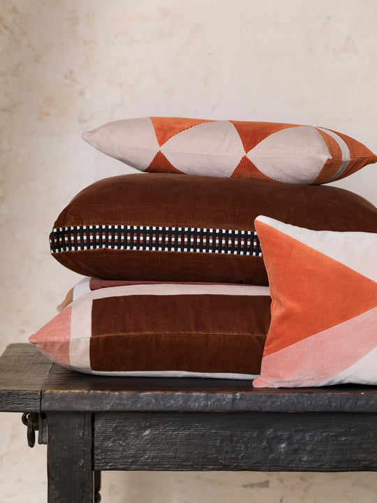 MINOS Pumpkin cushion 25x50cm