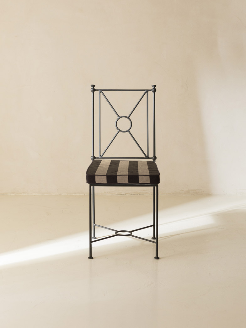 Medaillon Chair Cover Black and Beige