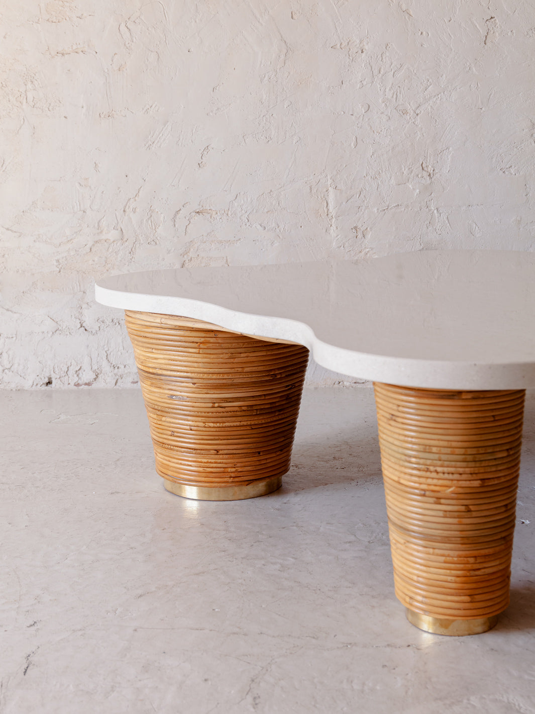 Table basse italienne en marbre et bambou