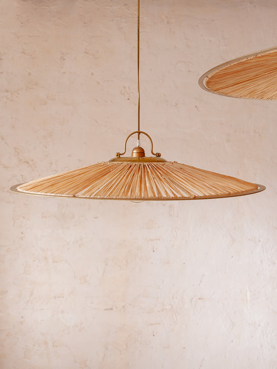 Lámpara rafia dorada