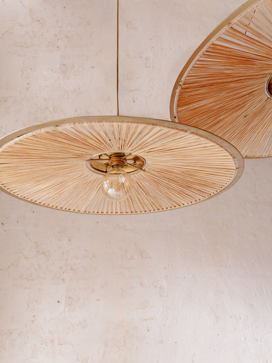 Lámpara rafia dorada