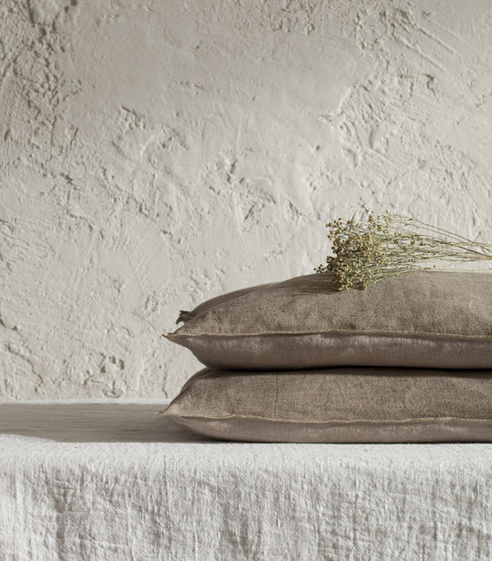 Taupe / Ciment Maison de Vacances linen cushion 40x60cm