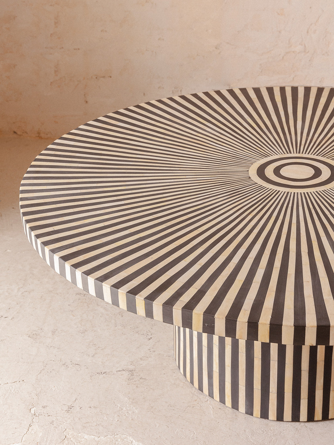 Coffee table bone Ø130CM