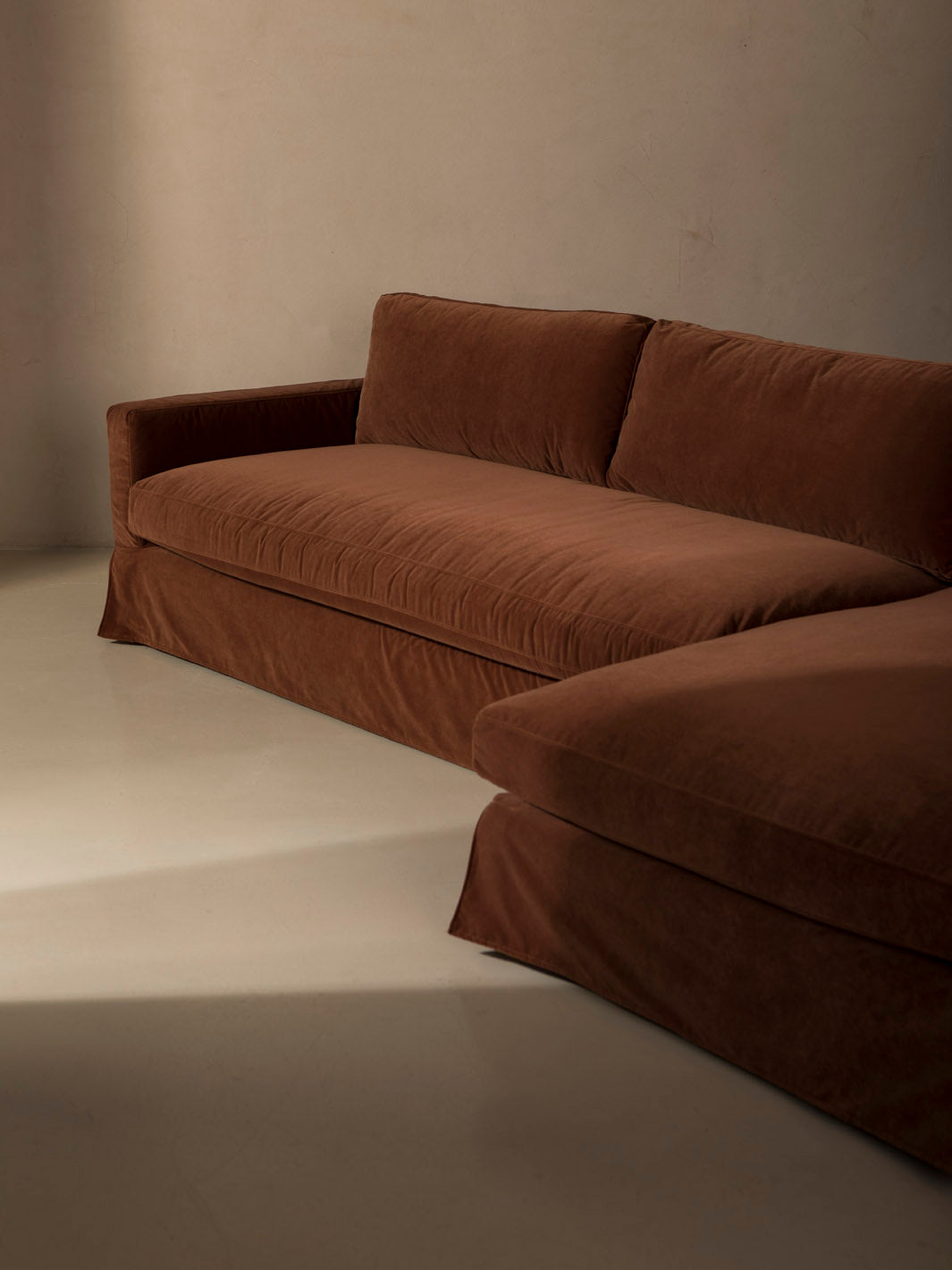 Amberes pearl linen sofa with chaise longue