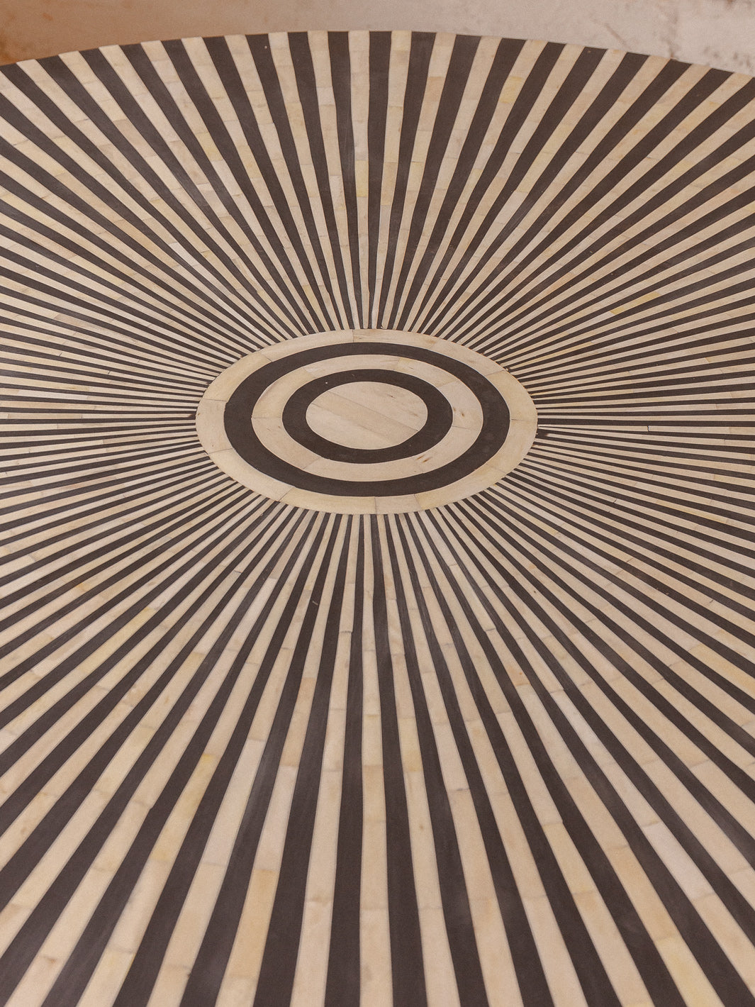 Coffee table bone Ø130CM
