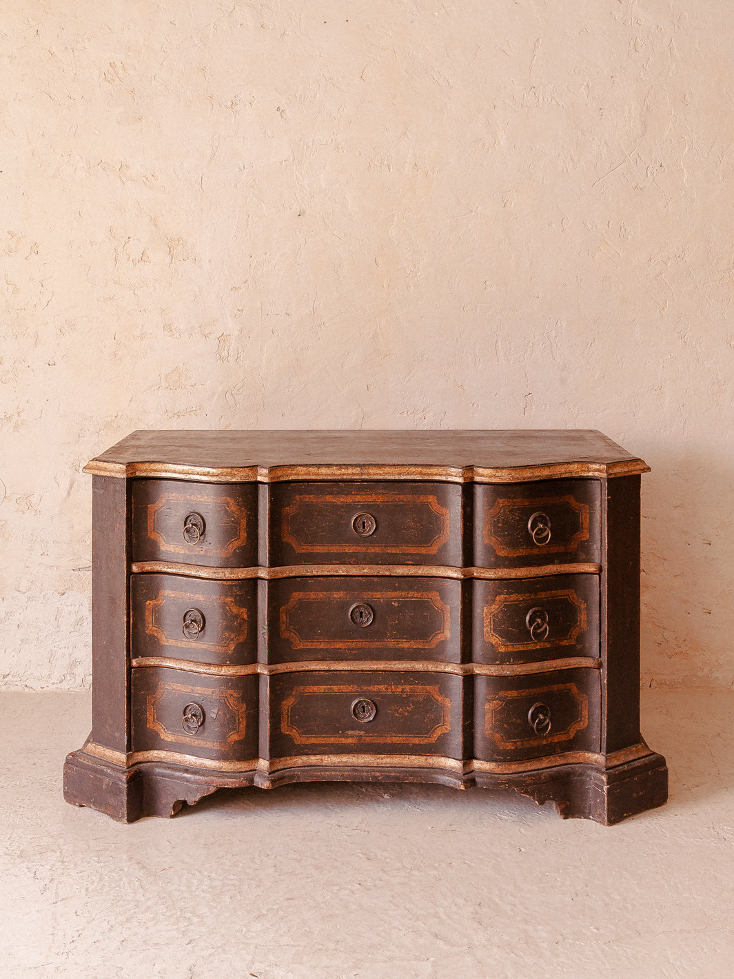 Neapolitan chest of drawers 19th century