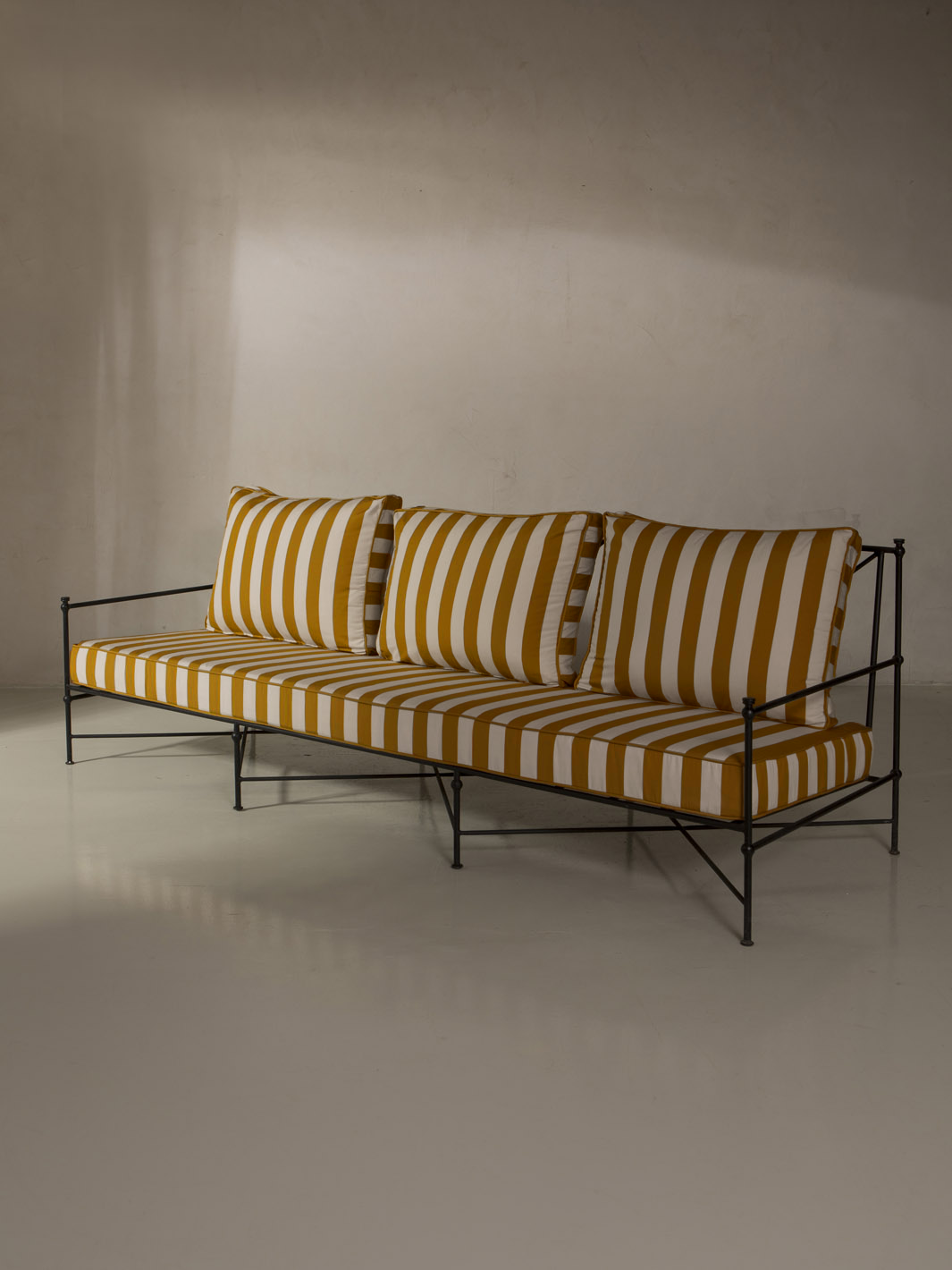 Medaillon wrought iron sofa cover 240cm mustard and white