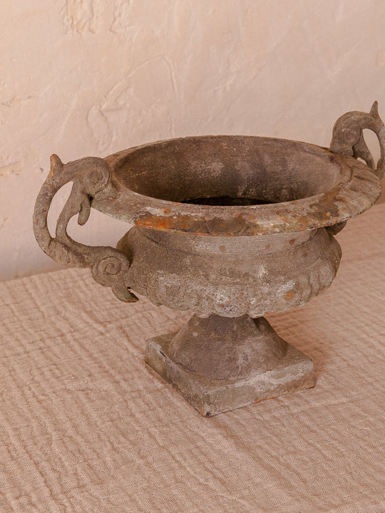 Pair of small iron cups from the XNUMXth century