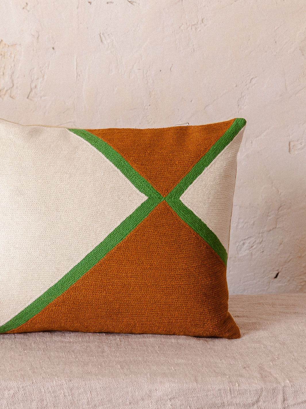 Iwani 1 green cushion