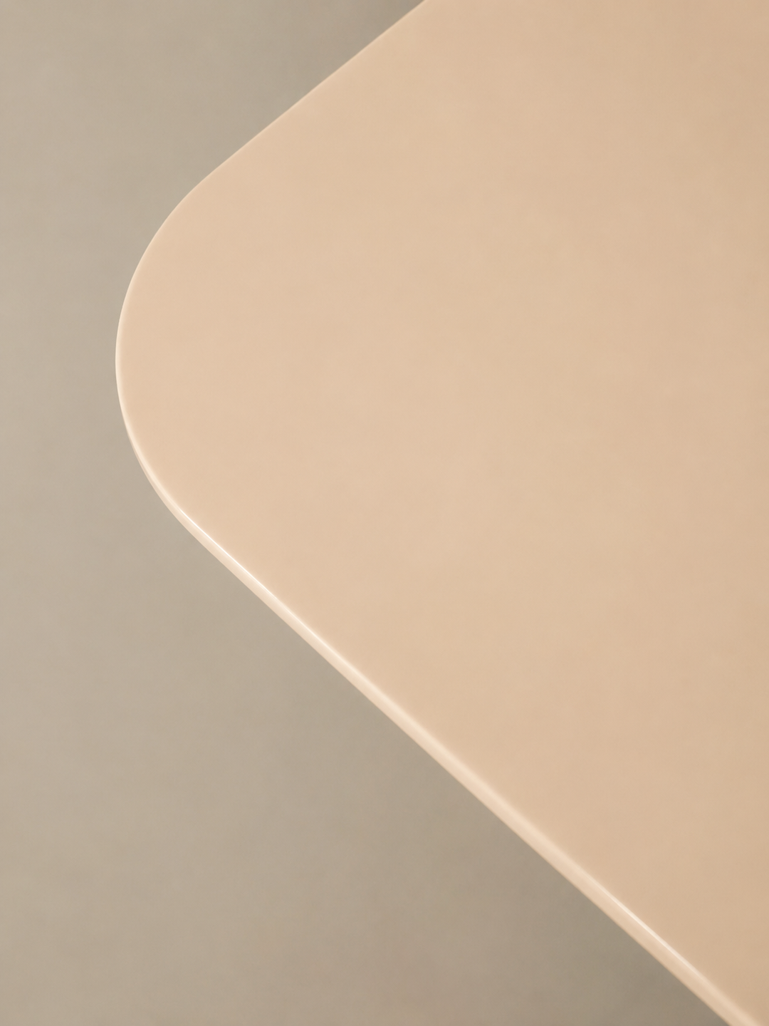 Mesa lacada crema con pata cromada