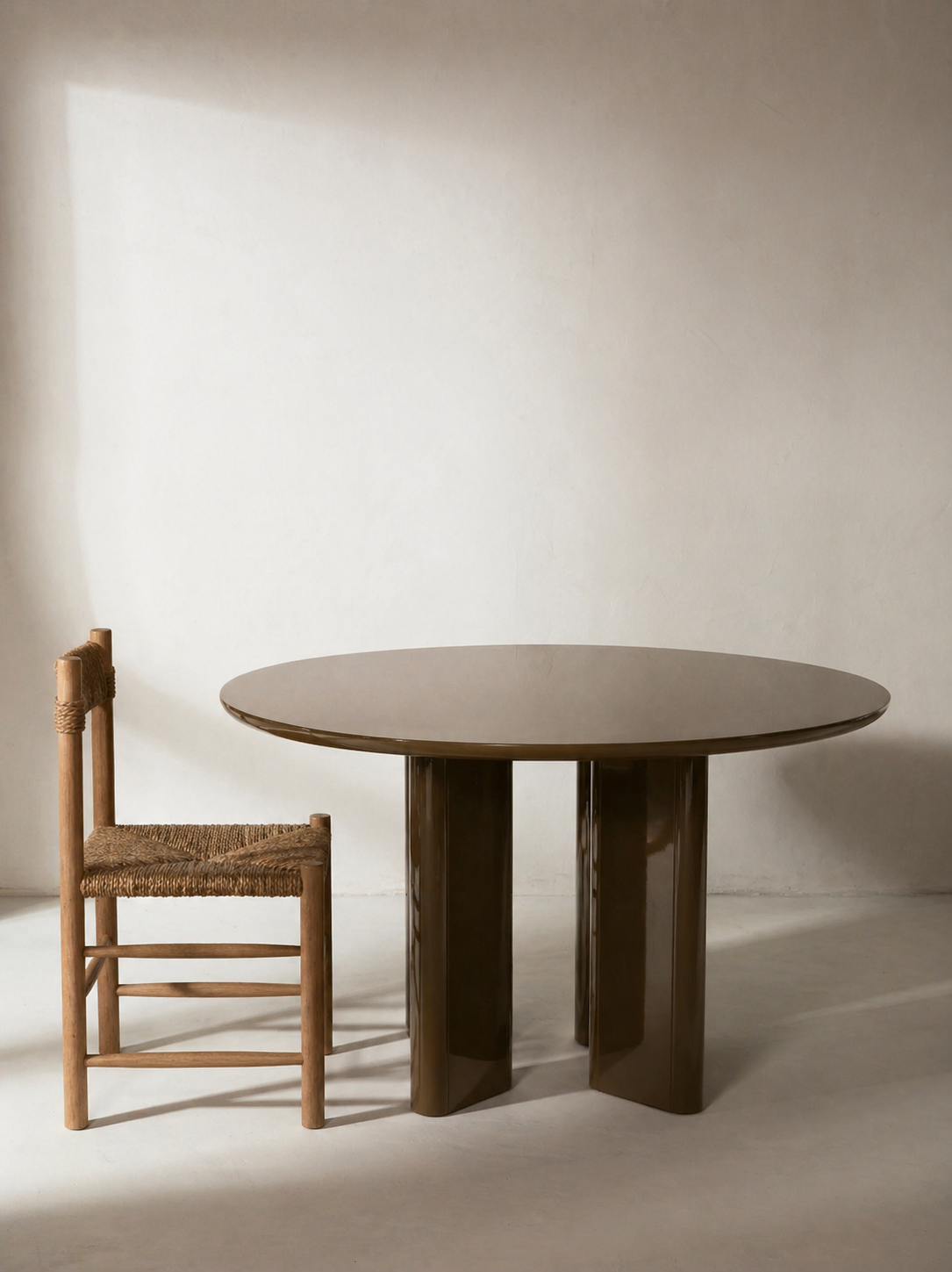 Mesa Lacada Kaki