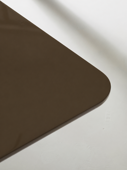 Mesa comedor lacada Kaki grisáceo