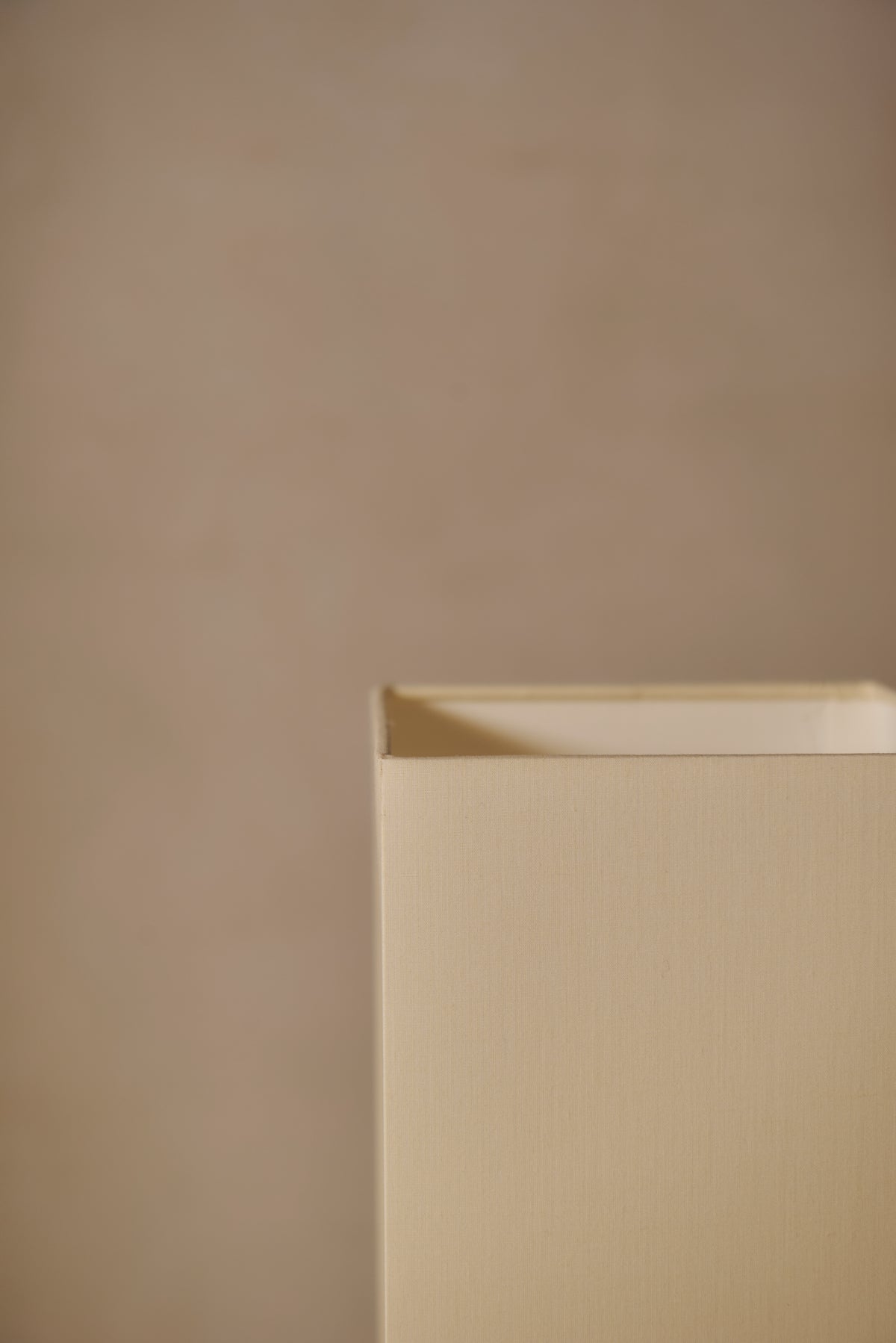 Tower floor lamp, noisette color