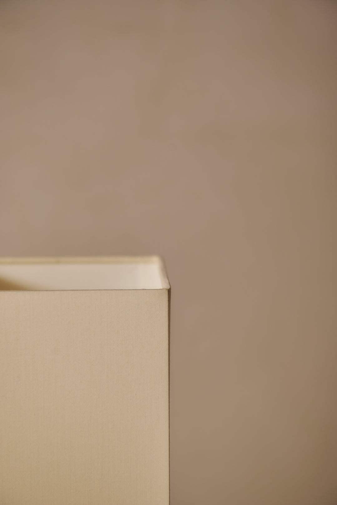 Tower floor lamp, noisette color