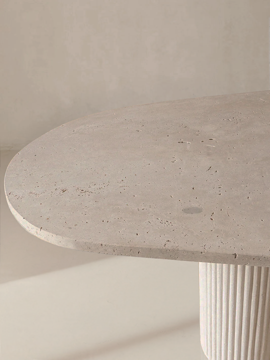 Mesa orgánica de mármol travertino 230x103cm