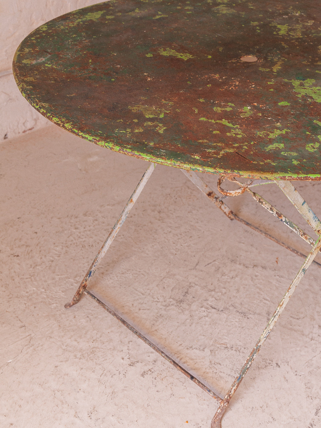 Table pliante en fer vert Belgique des années 50
