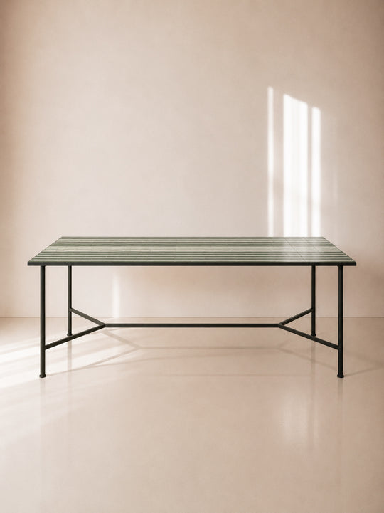 Mesa de comedor Zellige Mott rayas verdes y blancas