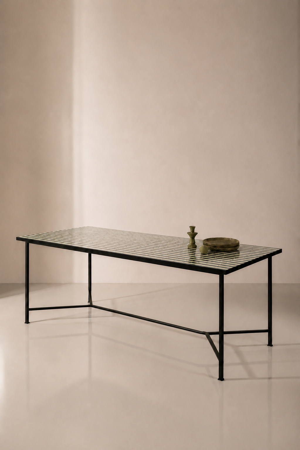 Mesa de comedor Zellige Mott rayas verdes y blancas