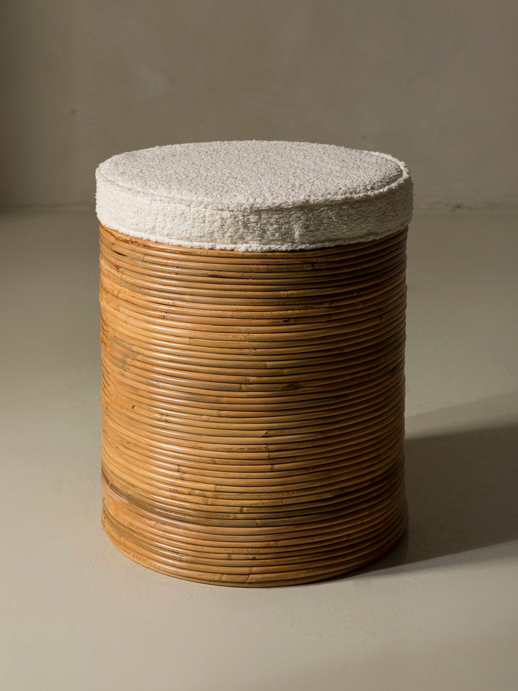 Pouf artesanal italiano de bambú y rizo