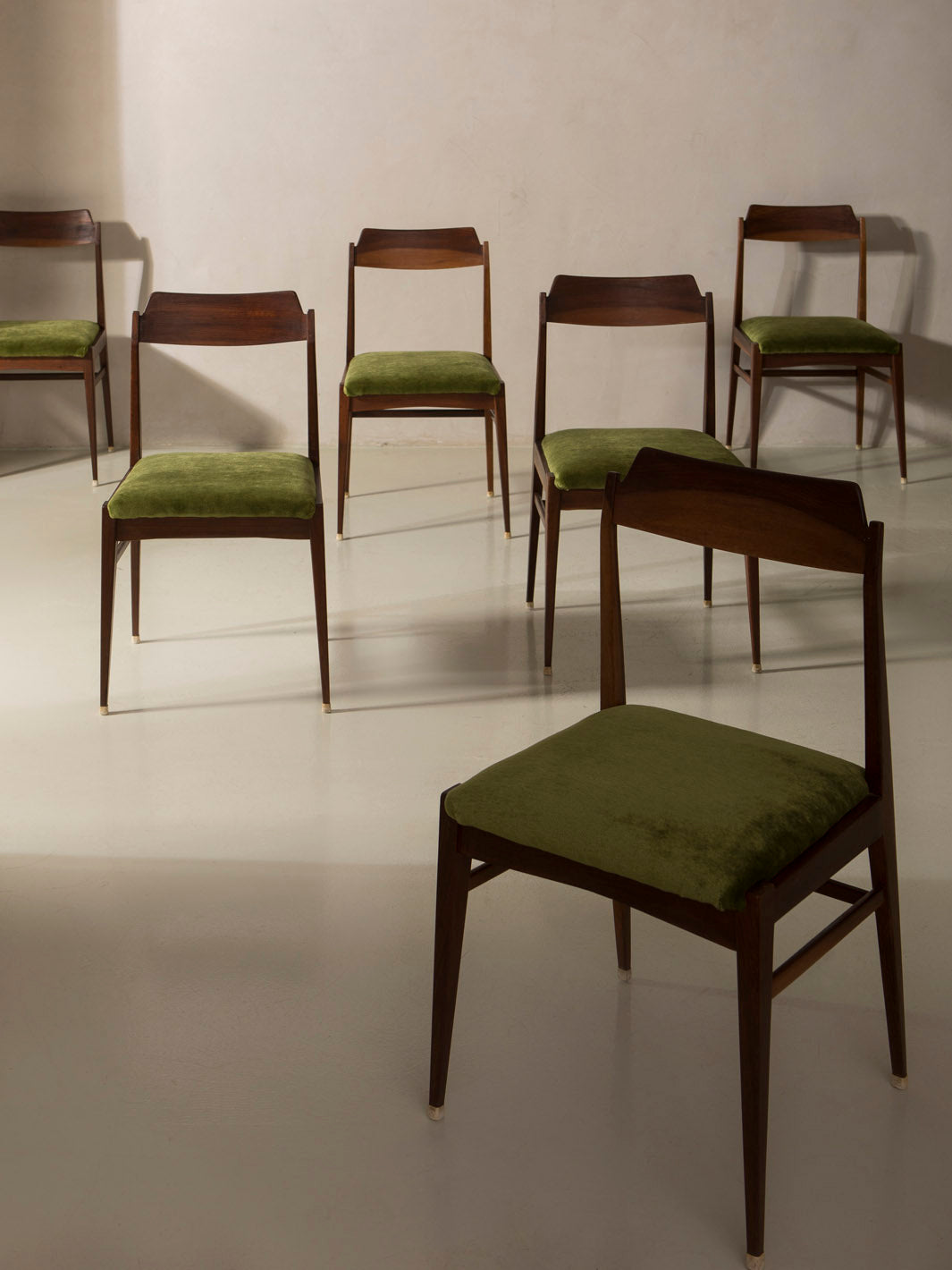 Juego 6 sillas Palosanto tapizadas en verde años 50