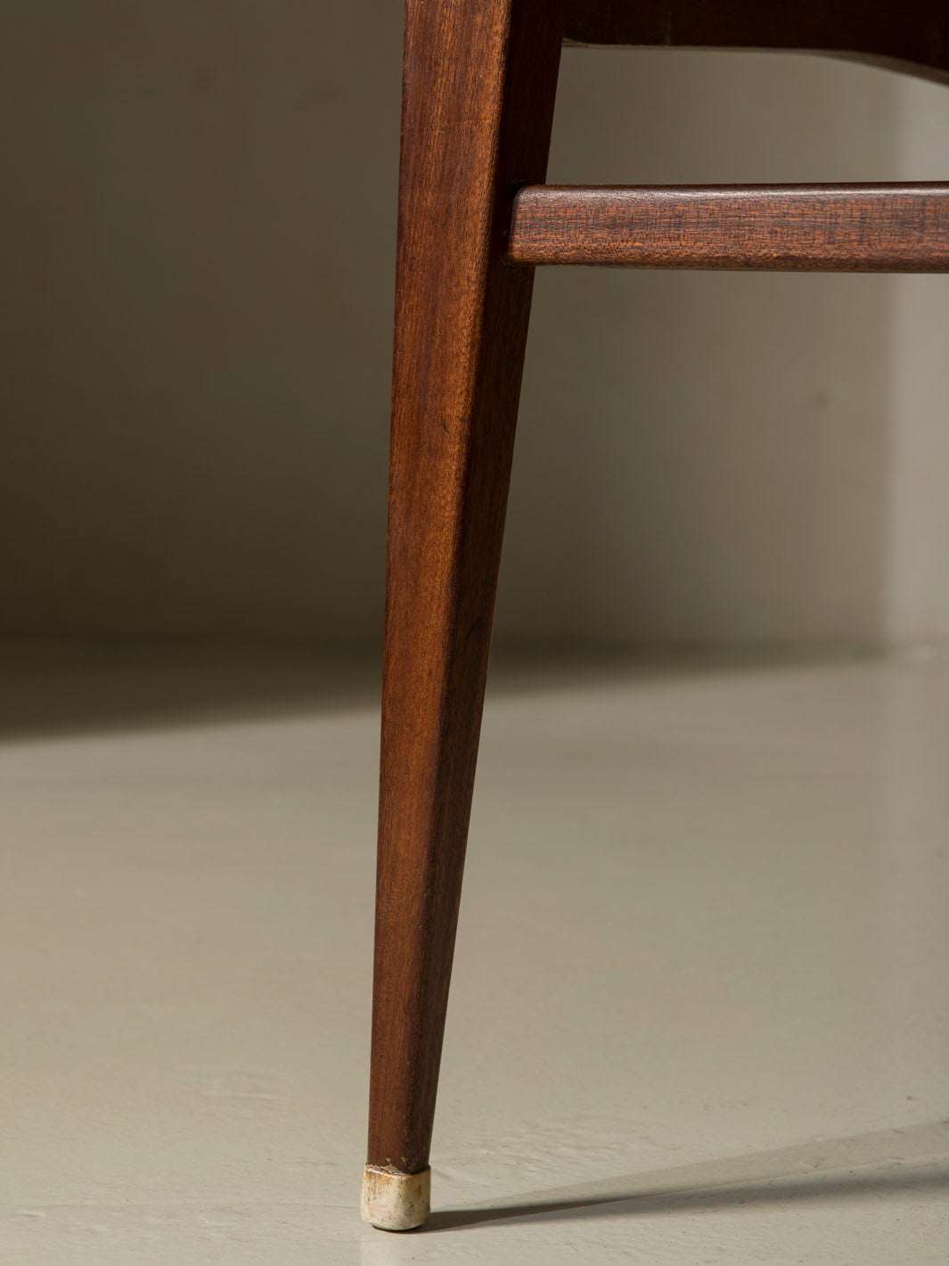 Juego 6 sillas Palosanto tapizadas en verde años 50