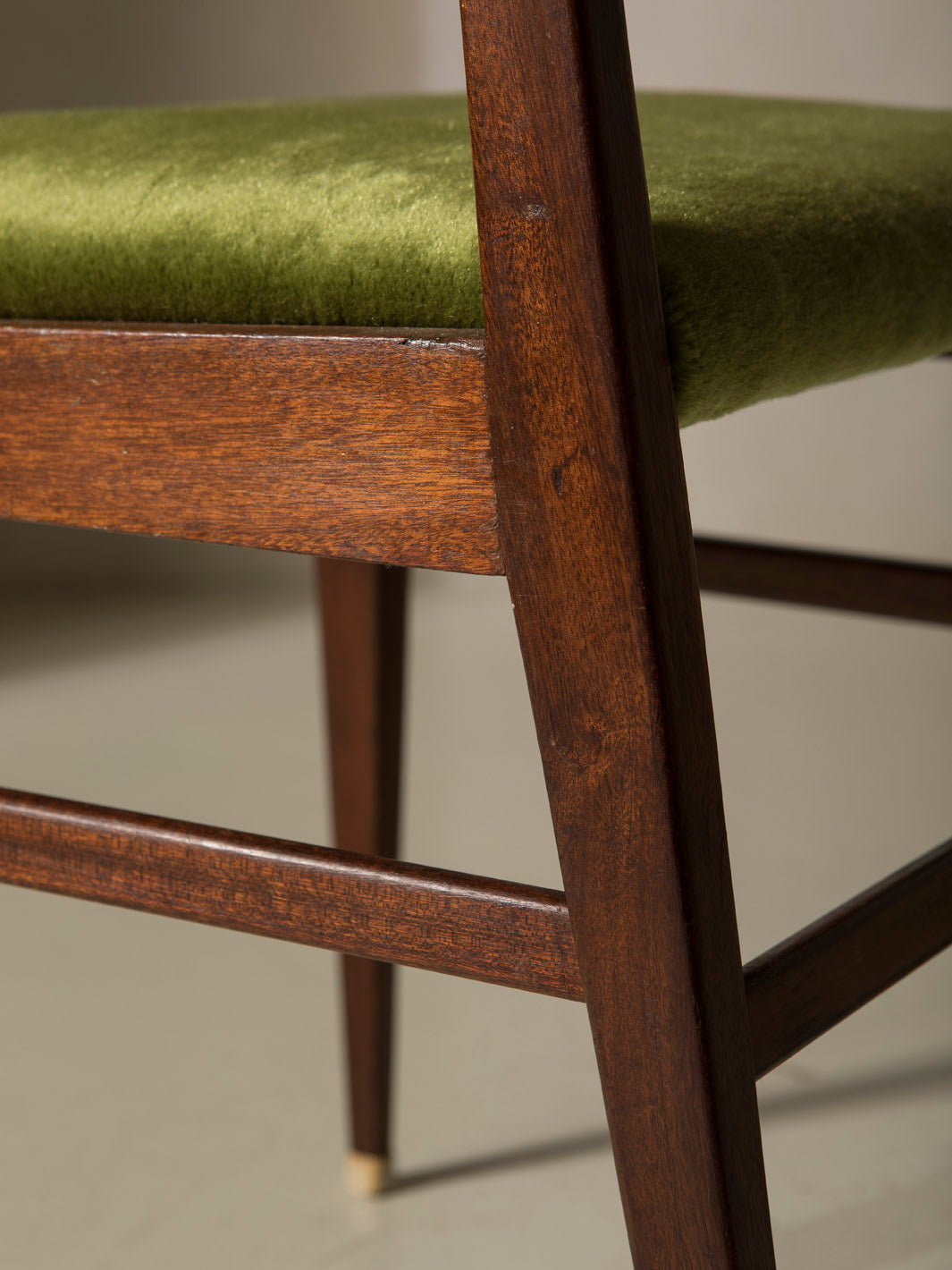 Juego 6 sillas Palosanto tapizadas en verde años 50