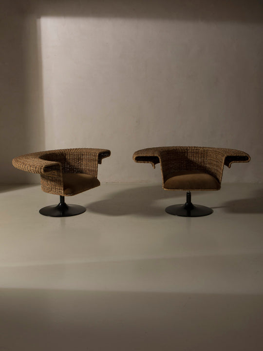 Pareja butacas Italia años 40 hierro y ratán giratorias