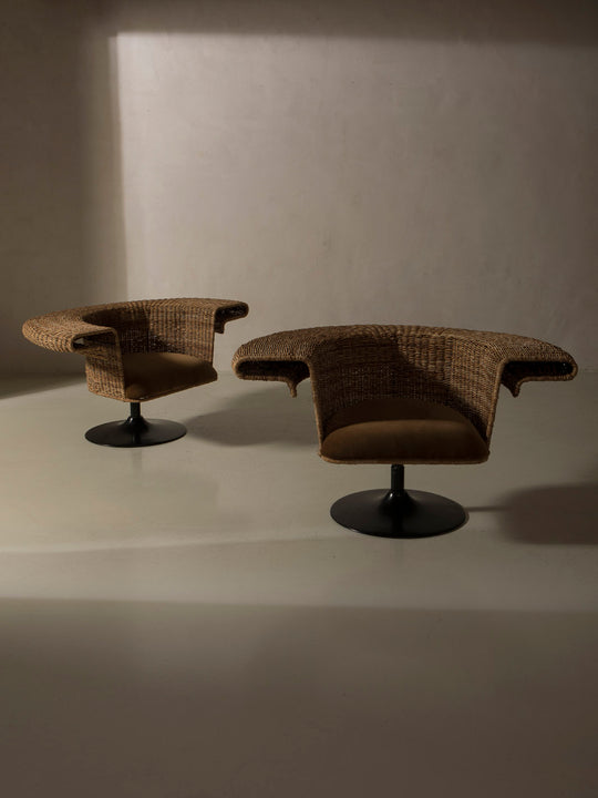 Pareja butacas Italia años 40 hierro y ratán giratorias