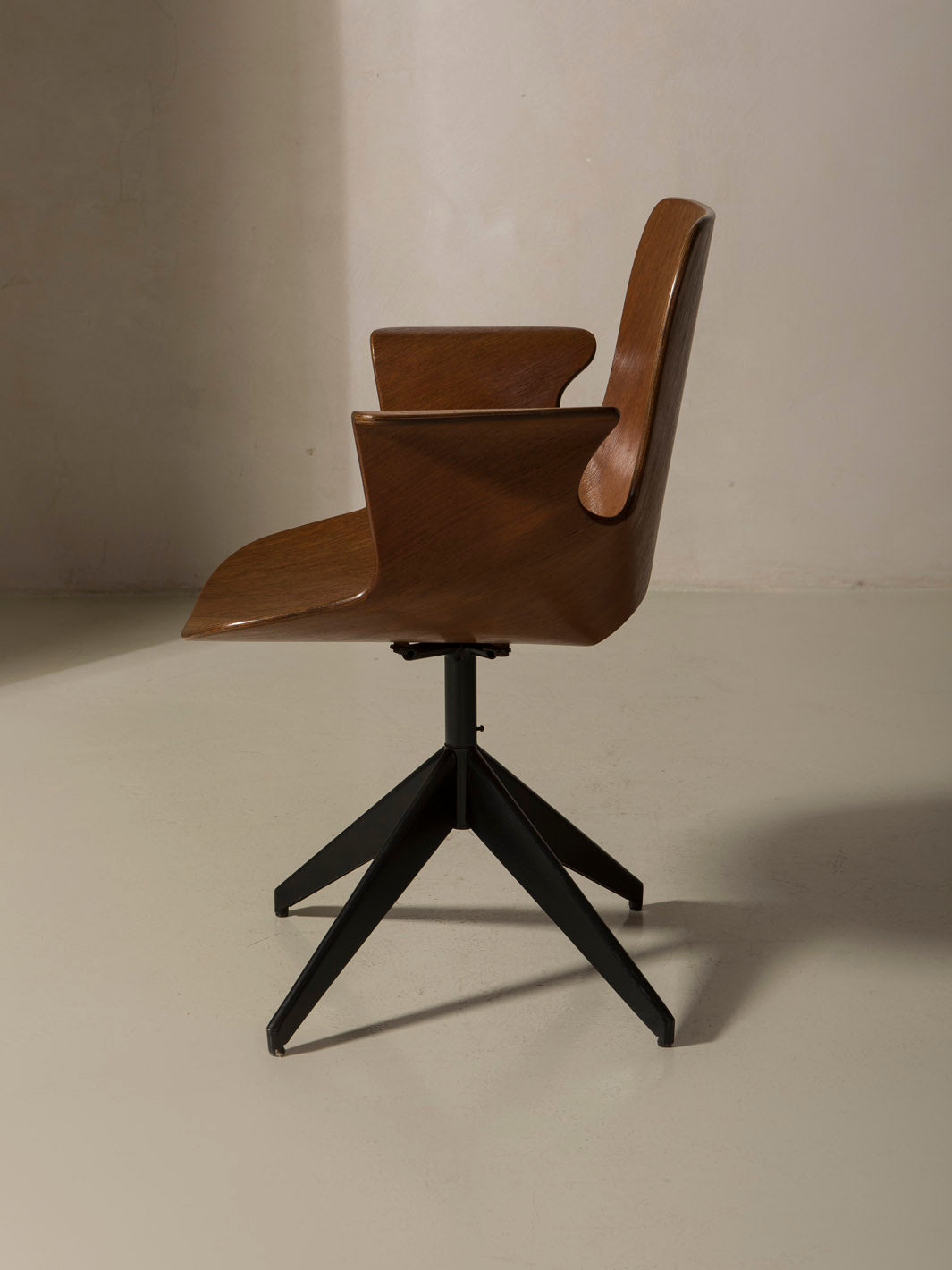 Silla "Medea" por Vittorio Nobili años 50