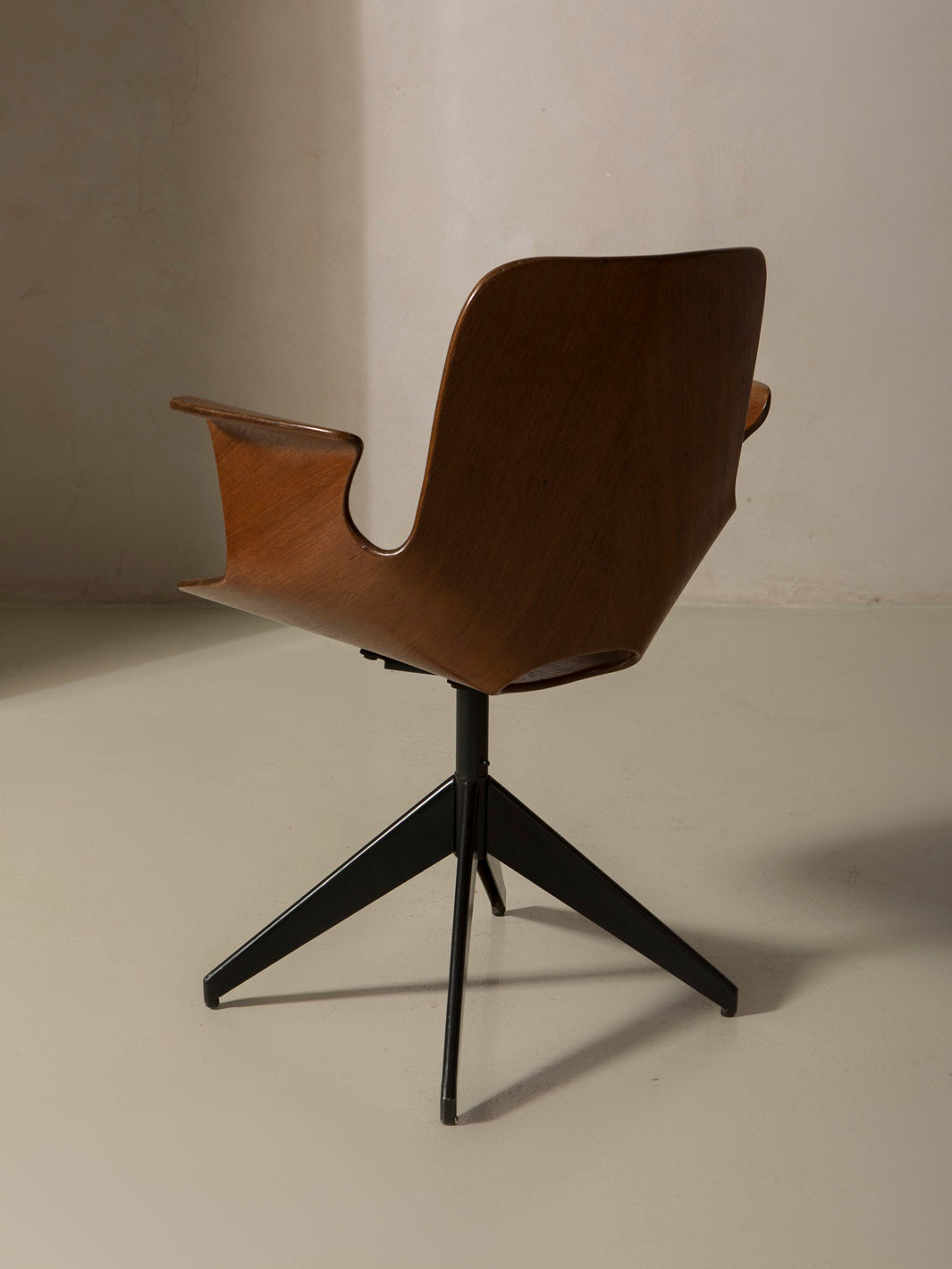 Silla "Medea" por Vittorio Nobili años 50