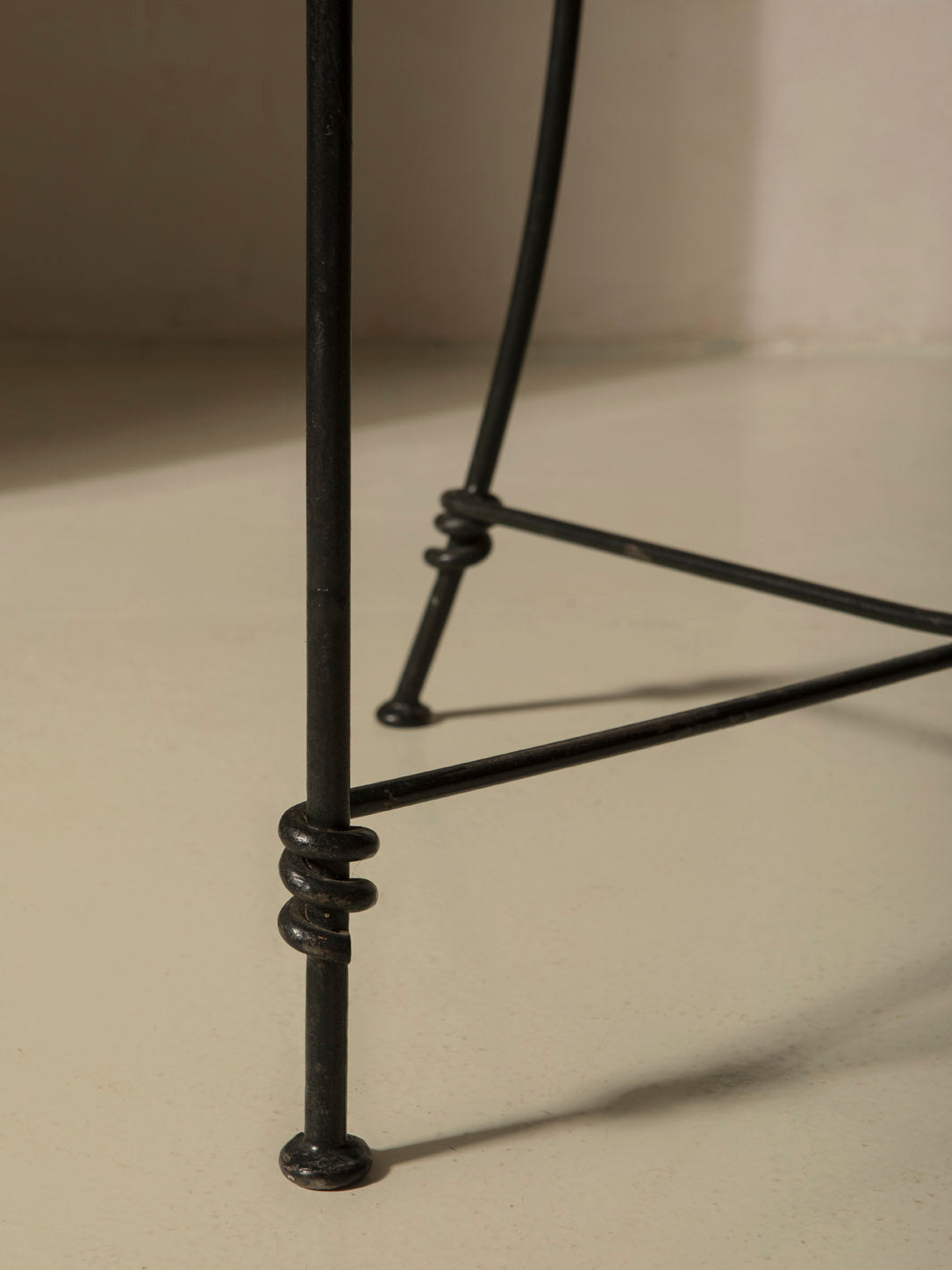 Juego 4 sillas hierro años 60