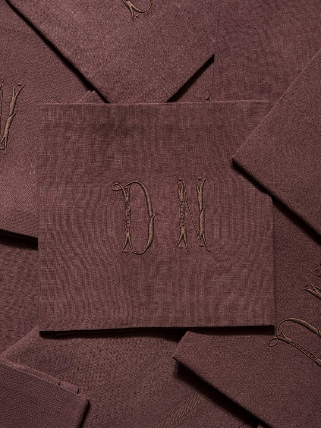 Juego de 12 servilletas de Damasco "DN"