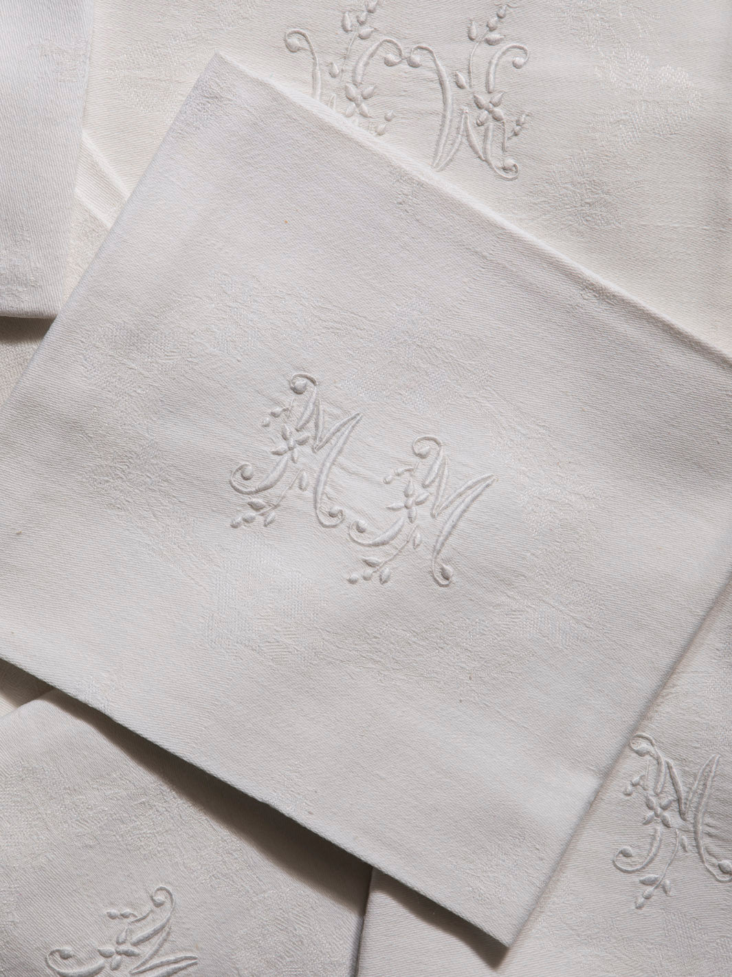 Juego de 12 servilletas de Damasco "MM"