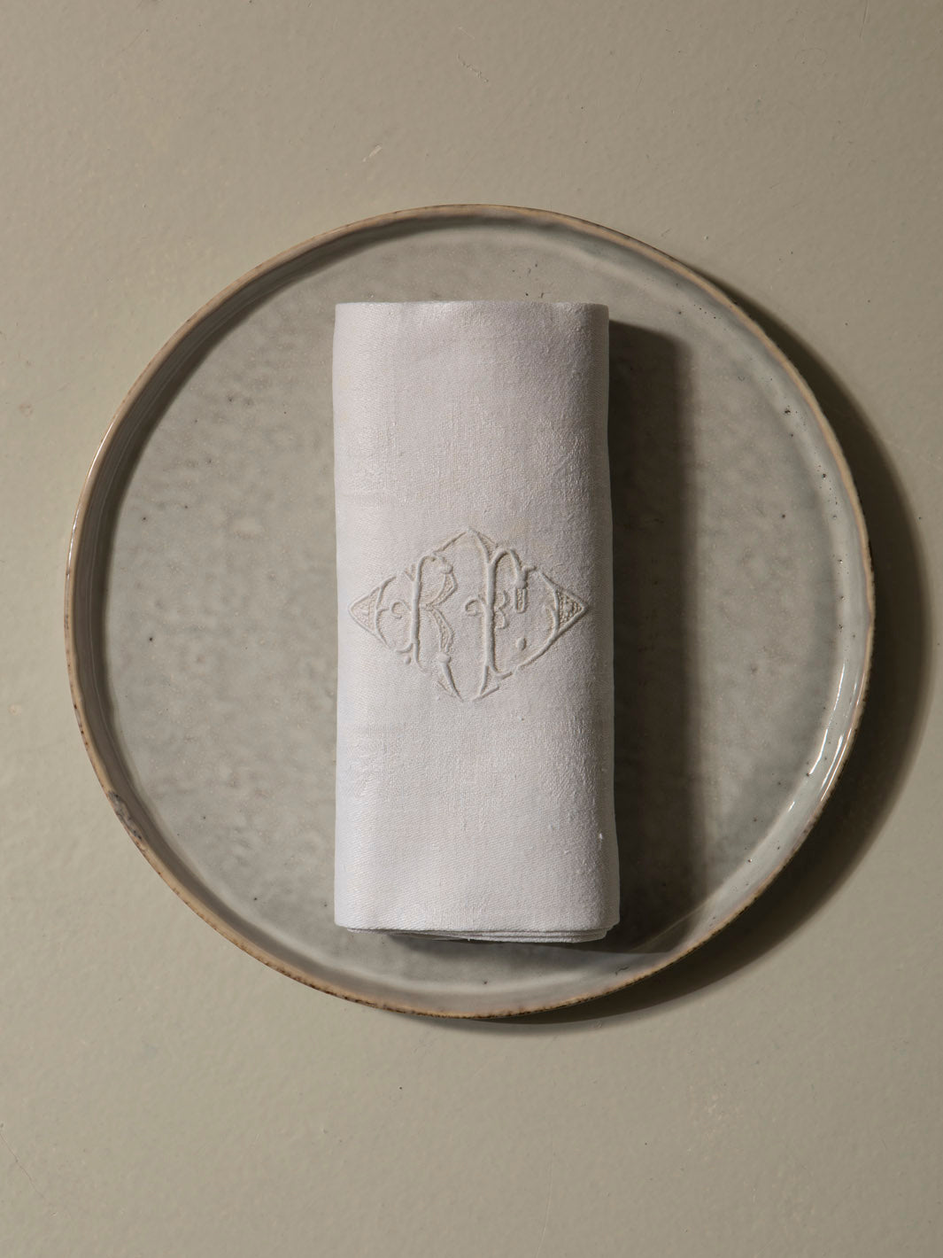 Juego de 12 servilletas de Damasco "RF"