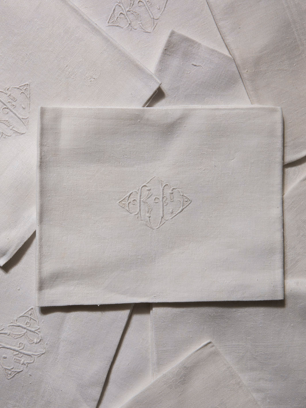 Juego de 12 servilletas de Damasco "RF"