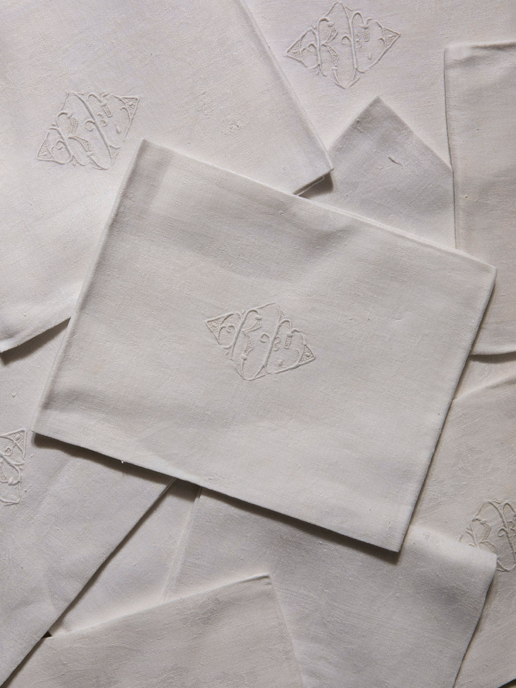 Juego de 12 servilletas de Damasco "RF"