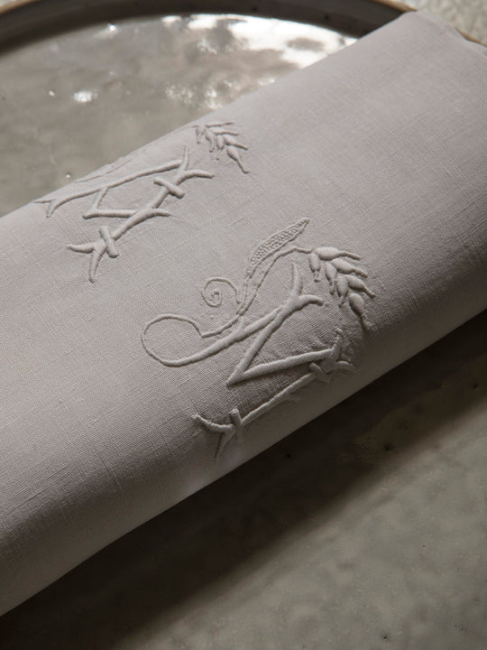 Juego de 8 servilletas de Damasco "AM"