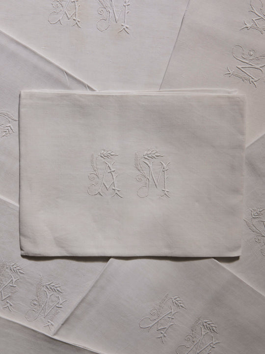 Juego de 8 servilletas de Damasco "AM"